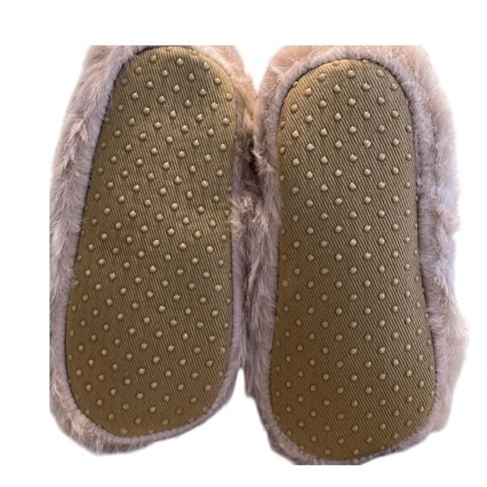 Old Navy Faux-Fur Booties‎ Baby Pink Pull-On Plush Soft Flexible 6 to 9 months